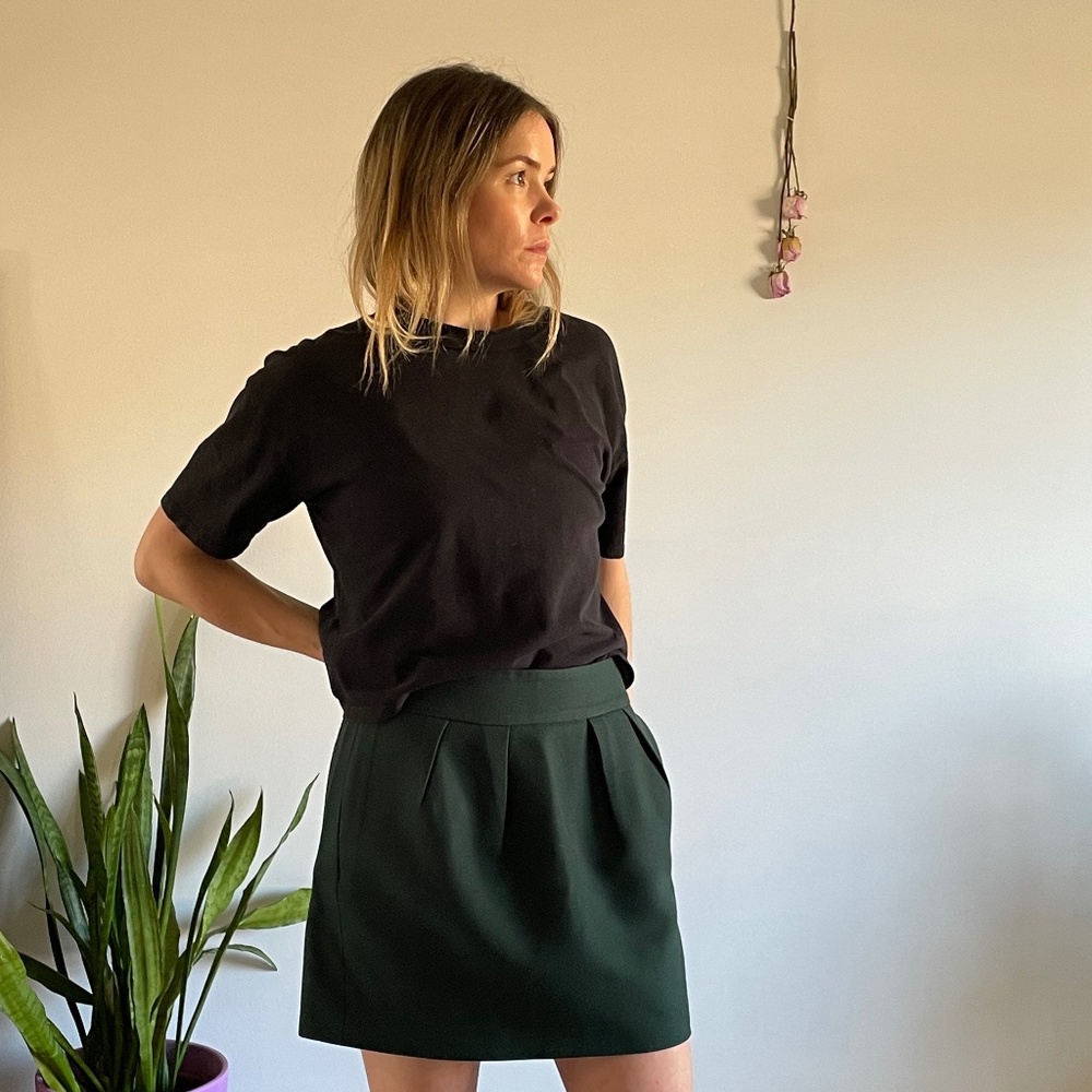 High-Waisted  Pleated Mini Skirt *w. POCKETS*